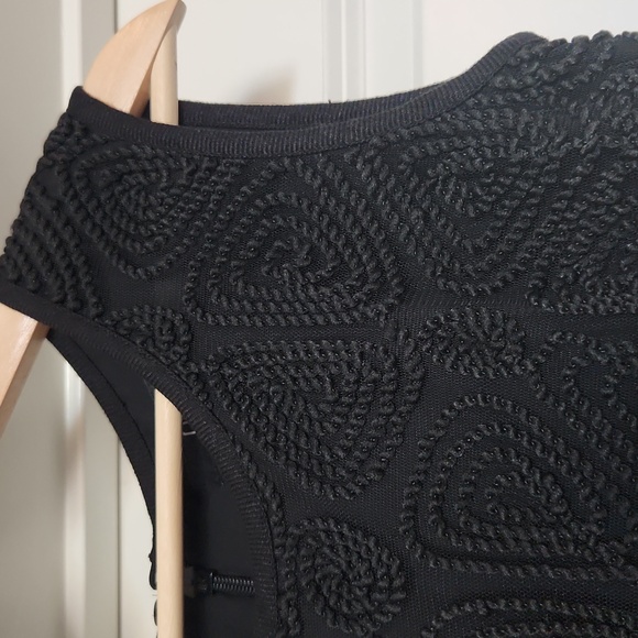 Black Mini Dress with pockets . Detailed patterned top half. US size 6 - Picture 2 of 3